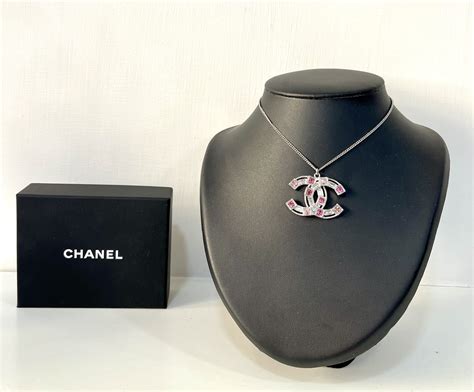 chanel collana doppia c|Chanel collane usate.